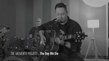 10 ani de la Colectiv. Solistul trupei Goodbye to Gravity lansează un proiect muzical caritabil (Video)