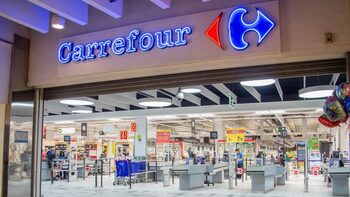 Carrefour își vinde magazinele din România. Câteva au plecat deja la Auchan și în proprietatea La Cocoș