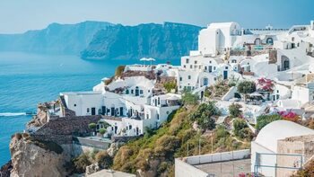 Cele mai ieftine stațiuni din Grecia pentru vara 2025. Unde merg tot mai mulți români