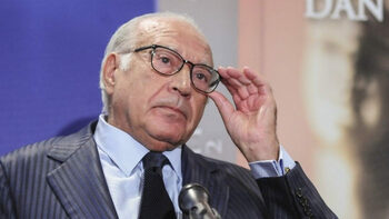 Dan Voiculescu, apariție fabuloasă în straie de preot: ”Credința în Dumnezeu ne poate…”