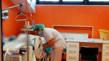 Bărbat cu arsuri pe 50% din corp, refuzat de spitale. De o săptămână aşteaptă un miracol la Cluj