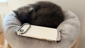 Singura husă pentru iPhone Air care îți permite să-i simți cu adevărat designul, protejându-l în același timp (…)