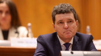 Doi foști judecători CCR îl acuză pe Nicușor Dan de încălcarea Constituției pentru clipul electoral cu Drulă de la (…)