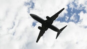 De ce nu ar trebui să comanzi cafea în avion. Avertismentul surprinzător al unei însoțitoare de bord