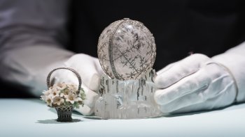 Oul de iarnă Faberge creat special la cererea ţarului rus Nicolae al II-lea, vândut la un preţ record