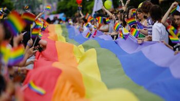 UE vrea să lase copiii să-și aleagă sexul fără nicio limită de vârstă! Proteste furioase în întreaga Europă