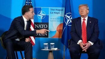 Șeful NATO, Rutte, îl numește pe Trump „Tătuca”, într-un gest de lingușire fără precedent, în speranța salvării alianței