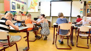 Decizie halucinantă luată de Ministerul Educației! Profesorii sunt obligați să facă meditații gratuite cu elevii!