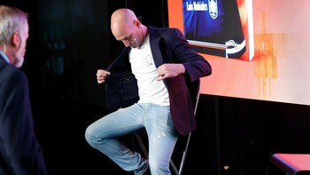 Scene șocante! Luis Rubiales a fost atacat de un membru al familiei în timpul lansării propriei cărți