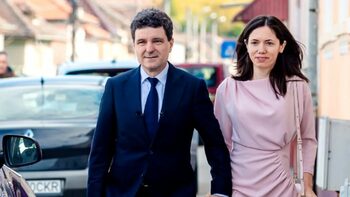 Unde a fost văzută Mirabela Grădinaru în timp ce Nicuşor Dan se află cu fiica în Italia? Partenera preşedintelui se (…)