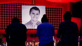 Val de concedieri în SUA după ce medici, avocaţi, jurnalişti şi-au exprimat opinia „neadecvat” în privinţa lui (…)