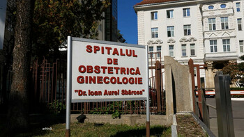 Tânără mămică din Braşov a murit, după ce i s-a făcut rău chiar când o externa. Acasă mai avea un copil