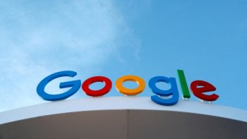 UE continuă să ia în vizor giganții americani pe net: după X, Google cercetat pentru posibile abuzuri