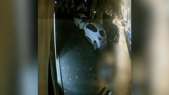 Atac sângeros în Capitală: un tânăr a înjunghiat un bătrân, în plină stradă, de 33 de ori. Momentul, filmat