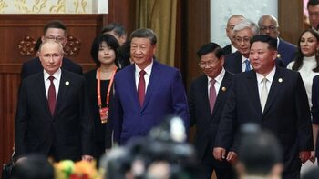 Paradă militară la Beijing: Xi Jinping, însoțit de Vladimir Putin și Kim Jong Un transmit un mesaj de unitate (…)