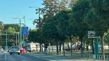 Ambulanță, implicată într-un accident în Timișoara. O asistentă, dar și un bebeluș de o lună, printre răniți