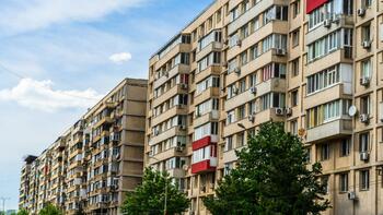 Fapta care se pedepsește cu amenzi uriașe pentru proprietarii de apartamente! Mulți fac asta în fața blocului!