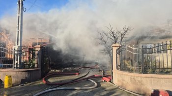O anexă gospodărească, cuprinsă de flăcări chiar pe 1 decembrie