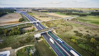 Autostrada care încarcă mașinile electrice în timp ce merg! Unde se află șoseaua care îi impresionează pe șoferi!