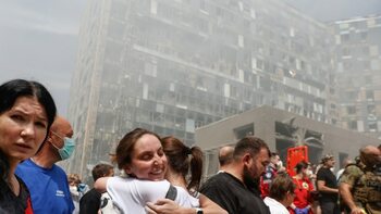 Spitalul de copii „Ohmatdit”, în ziua atacului și acum. Ce s-a schimbat în anul care a trecut de la bombardament
