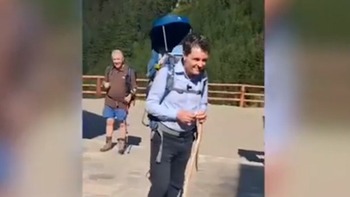 Nicușor Dan, în pelerinaj la Mănăstirea Arsenie Boca. Cum a fost primit Președintele României de starețul lăcașului (…)