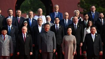 Paradă militară la Beijing: Xi Jinping, însoțit de Vladimir Putin și Kim Jong Un transmit un mesaj de unitate (…)