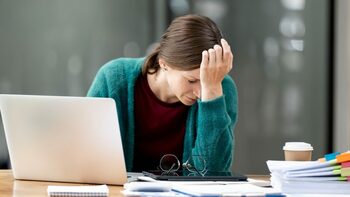 Burnout-ul, între mitul modern și obligația legală de a preveni stresul la locul de muncă
