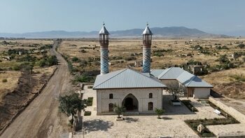 Peisaje suprarealiste în Nagorno-Karabah, la doi ani după „recucerirea” azeră