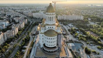 Catedrala Mântuirii Neamului, cel mai mare lăcaș de cult ortodox din lume, va fi sfințită luna asta