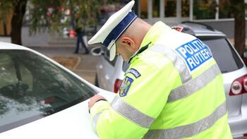 Atenție, șoferi! Cei care nu își plătesc amenzile de circulație riscă suspendarea permisului și blocarea mașinii!