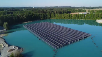 Prima centrală solară plutitoare verticală din lume a fost inaugurată în Germania