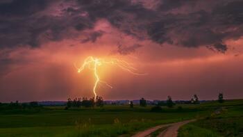 Ciclonul care a făcut ravagii în Europa a ajuns și în România! Ce spun meteorologii