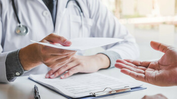Concediu medical plătit integral. Cine sunt beneficiarii care primesc 100%