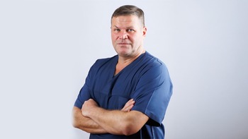 Un medic din Galați a fost CERTAT de un pacient pentru că l-ar fi operat prea repede, iar AI-ul i-a zis că (…)