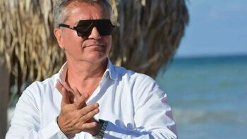 E de neoprit și pe litoral! Cuceritorul Dan Bittman s-a combinat cu o șatenă!