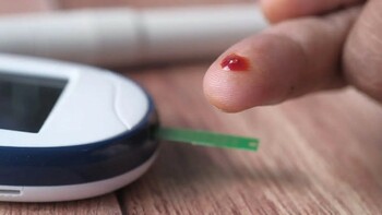 Premieră medicală naţională! Tratament inovator cu injecţie săptămânală de insulină pentru un pacient cu diabet