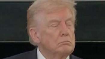Momentul în care Donald Trump ațipește la o întâlnire oficială: „«Omul puternic» nici măcar nu poate rămâne treaz la (…)