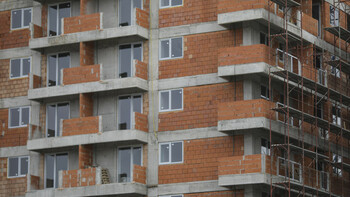 Avertisment pentru românii care vor să își cumpere un apartament! Cât de important este etajul la care se află locuința!