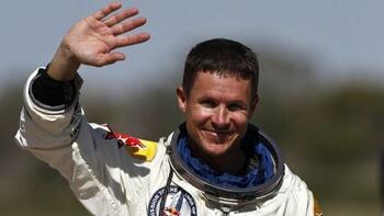 Felix Baumgartner, primul om care a depășit viteza sunetului în cădere liberă, a murit într-un accident de parapantă (…)