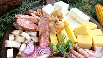 Turiștii, impresionați de minivacanța tradițională în Bucovina: