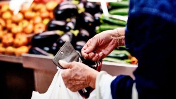 Pentru a doua lună la rând, inflația rămâne la 9,8%