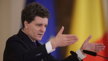 Nicușor Dan cere reexaminarea legii anti-extremism
