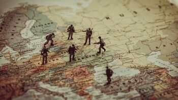 Trump ameninţă Ucraina cu sistarea ajutorului militar dacă Zelenski nu acceptă planul de pace