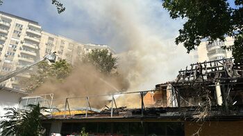 Incendiu la un fost restaurant din Piața Victoriei. A fost emis mesaj Ro-Alert