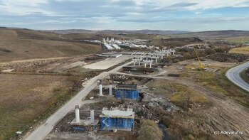 Marile viaducte de pe Autostrada Transilvaniei prind contur. 3,2 kilometri de traseu nou, soluție la alunecările de (…)