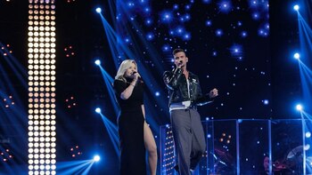 „A pupat-o!”. Loredana Groza, sărut cu Tudor Chirilă la Vocea României: „A venit cu o energie care m-a luat și pe (…)