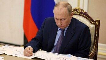Vladimir Putin simplifică relocarea moldovenilor în Rusia. Printr-un decret, condiția cunoașterii limbii ruse a fost (…)