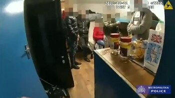 Opt români, înfometaţi şi exploatați de proprietarul unei spălătorii auto din Londra, şi-au găsit dreptatea în (…)