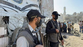Forțe de securitate Hamas, pe străzile din Gaza după intrarea în vigoare a armistițiului. Conducerea civilă i-a (…)