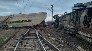 Trafic feroviar temporar oprit în Olt. Un tren a deraiat în urma unei manevre de regarare. Călătorii, preluați cu (…)